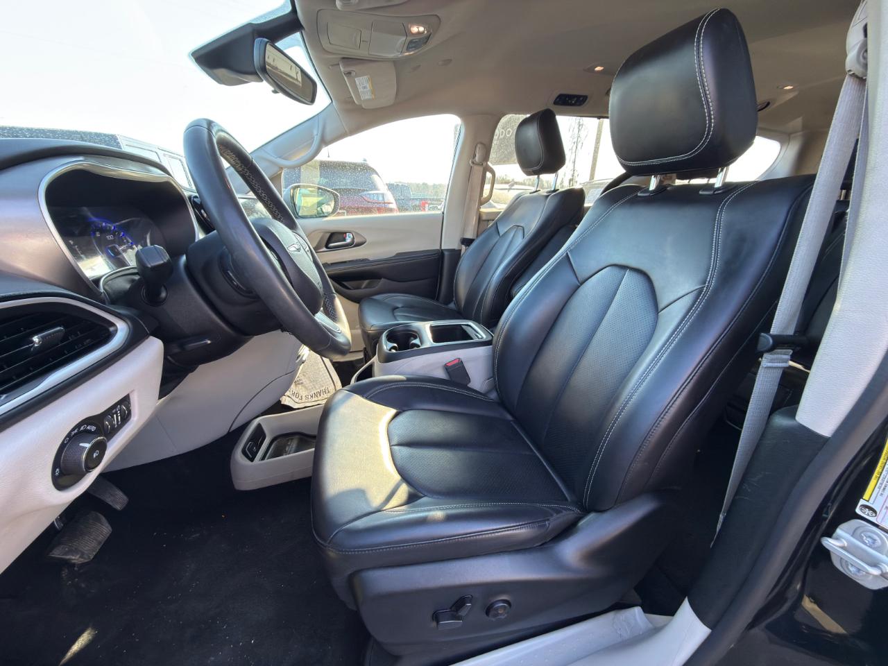 Chrysler Pacifica Touring L 2023