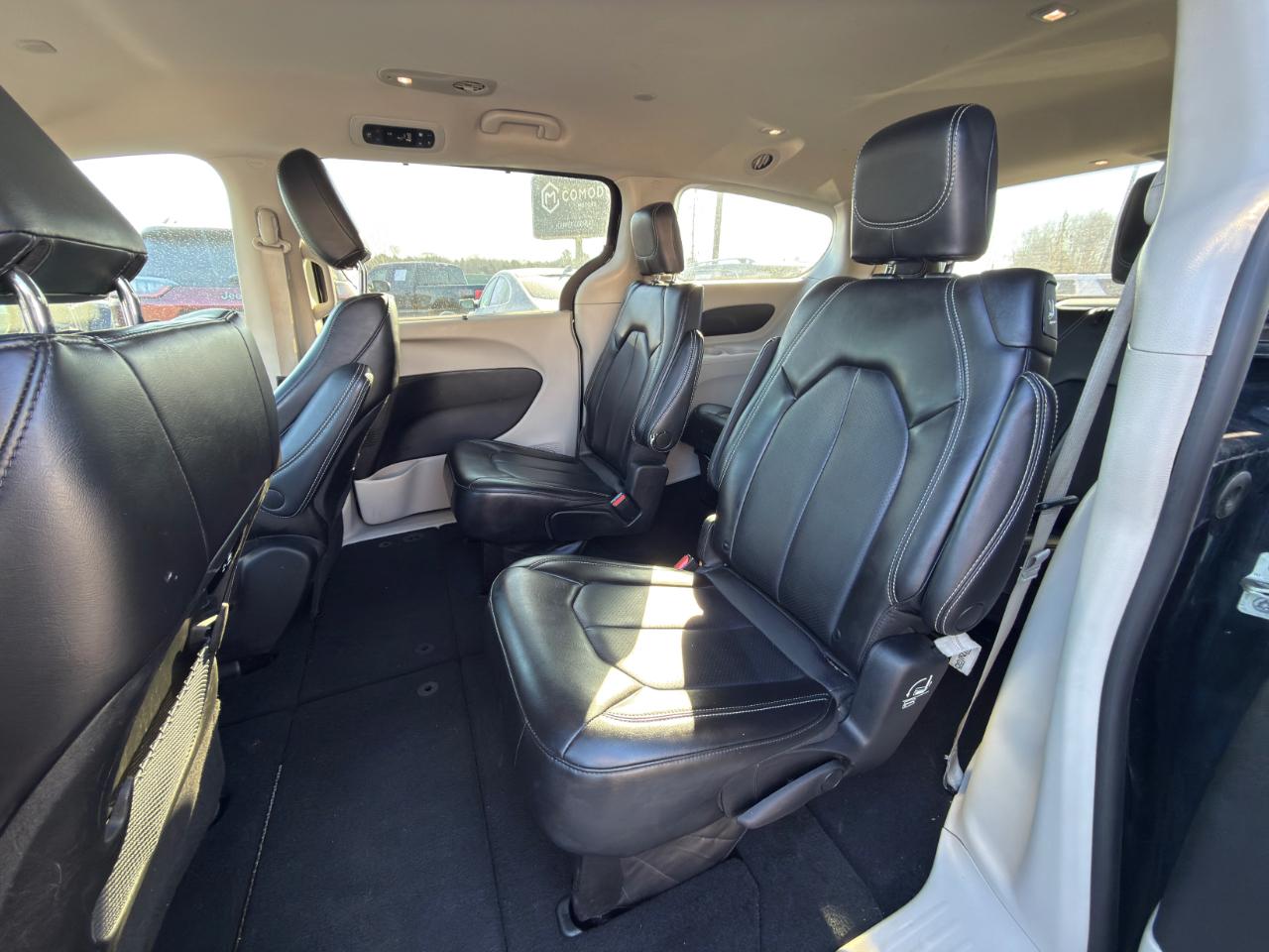 Chrysler Pacifica Touring L 2023