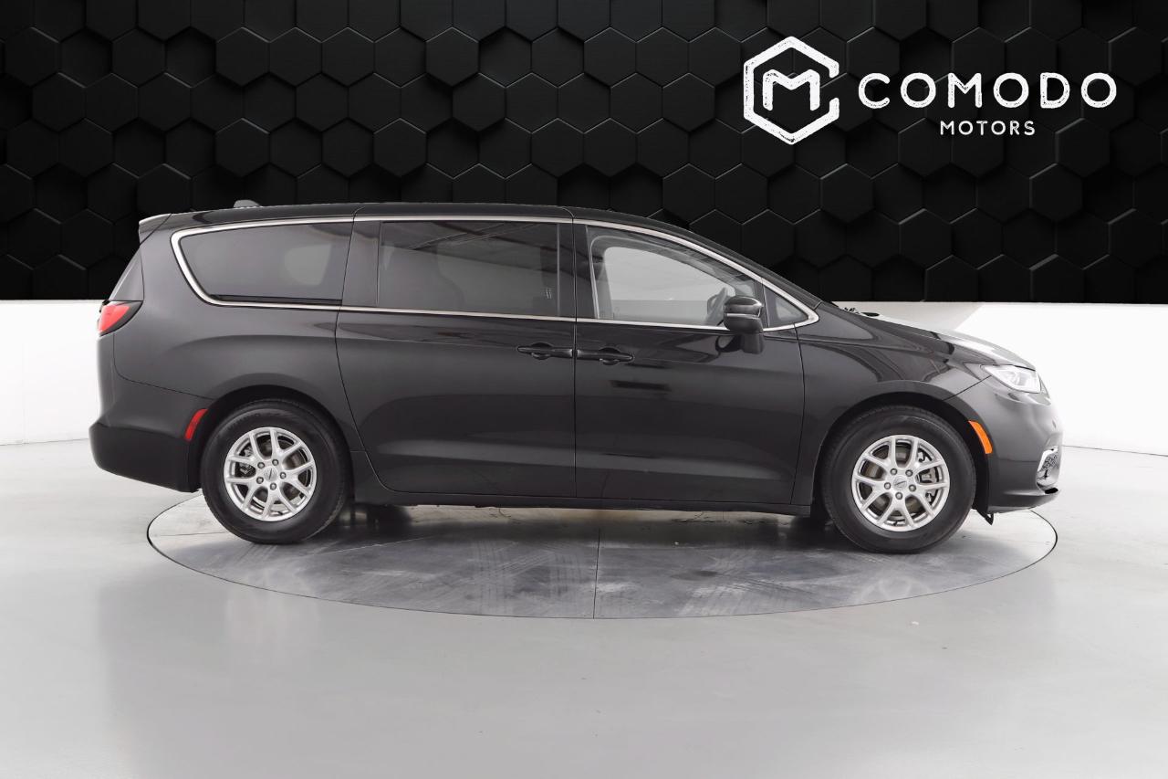 Chrysler Pacifica Touring L 2023