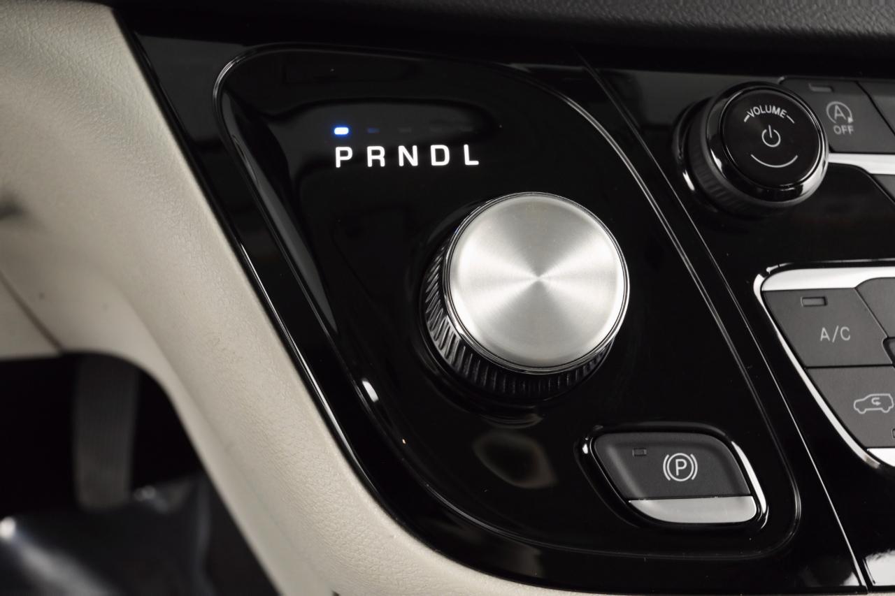 Chrysler Pacifica Touring L 2023