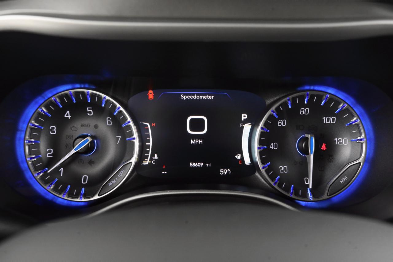 Chrysler Pacifica Touring L 2023