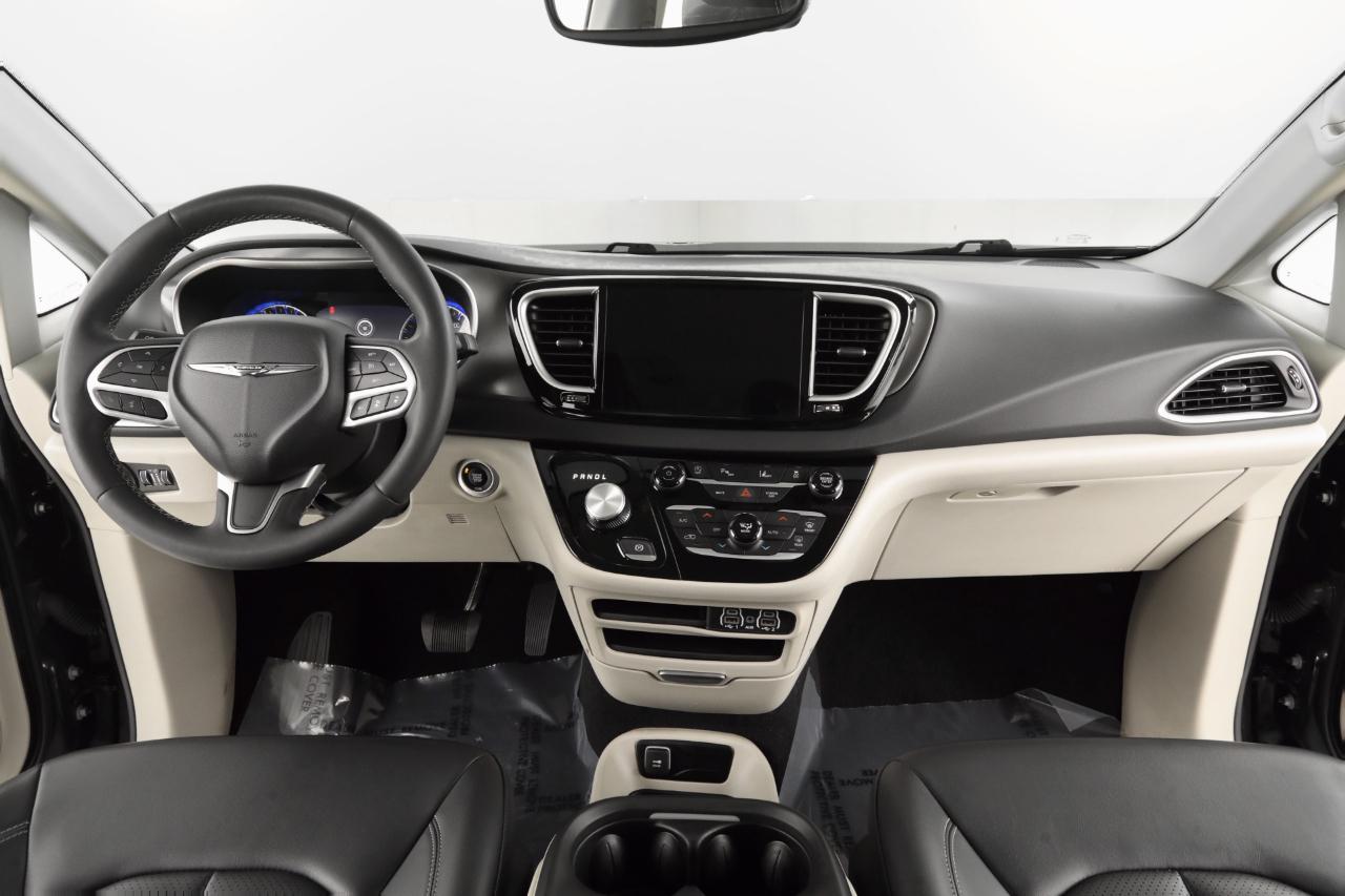 Chrysler Pacifica Touring L 2023