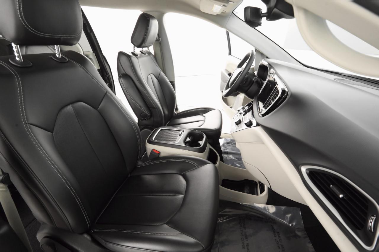 Chrysler Pacifica Touring L 2023