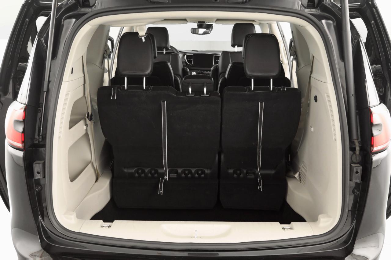 Chrysler Pacifica Touring L 2023