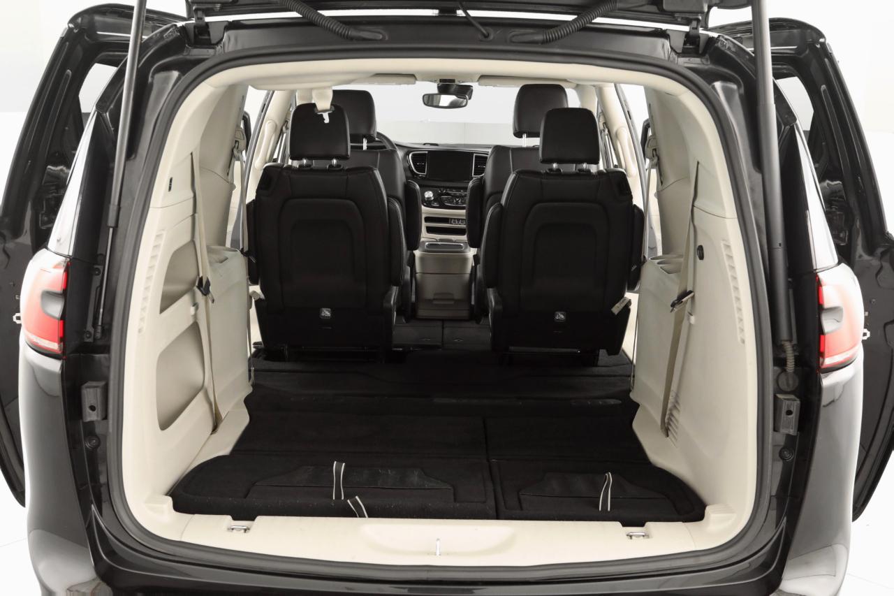 Chrysler Pacifica Touring L 2023