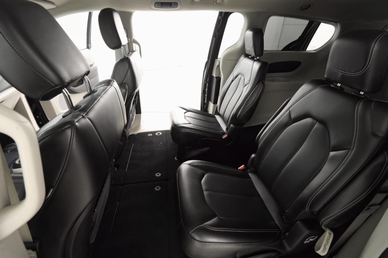 Chrysler Pacifica Touring L 2023