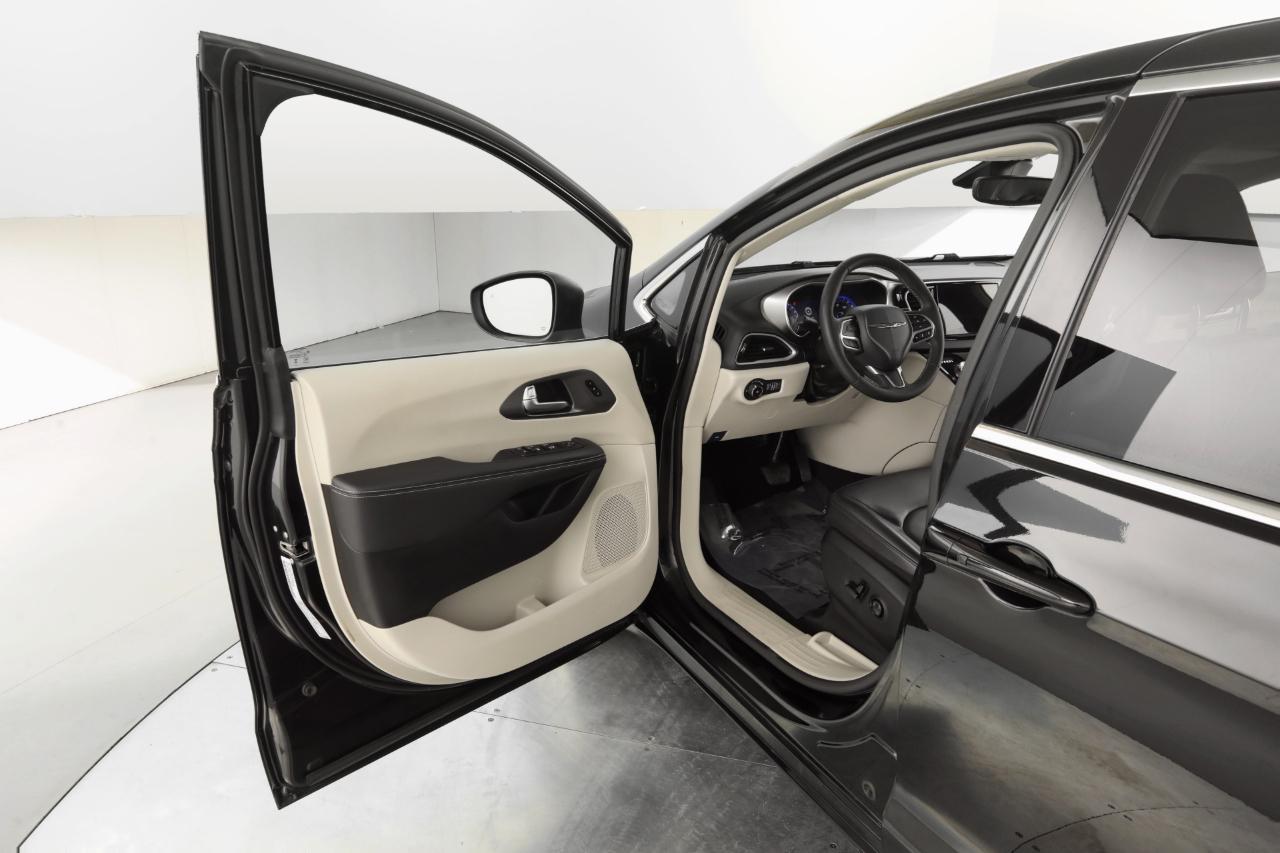 Chrysler Pacifica Touring L 2023