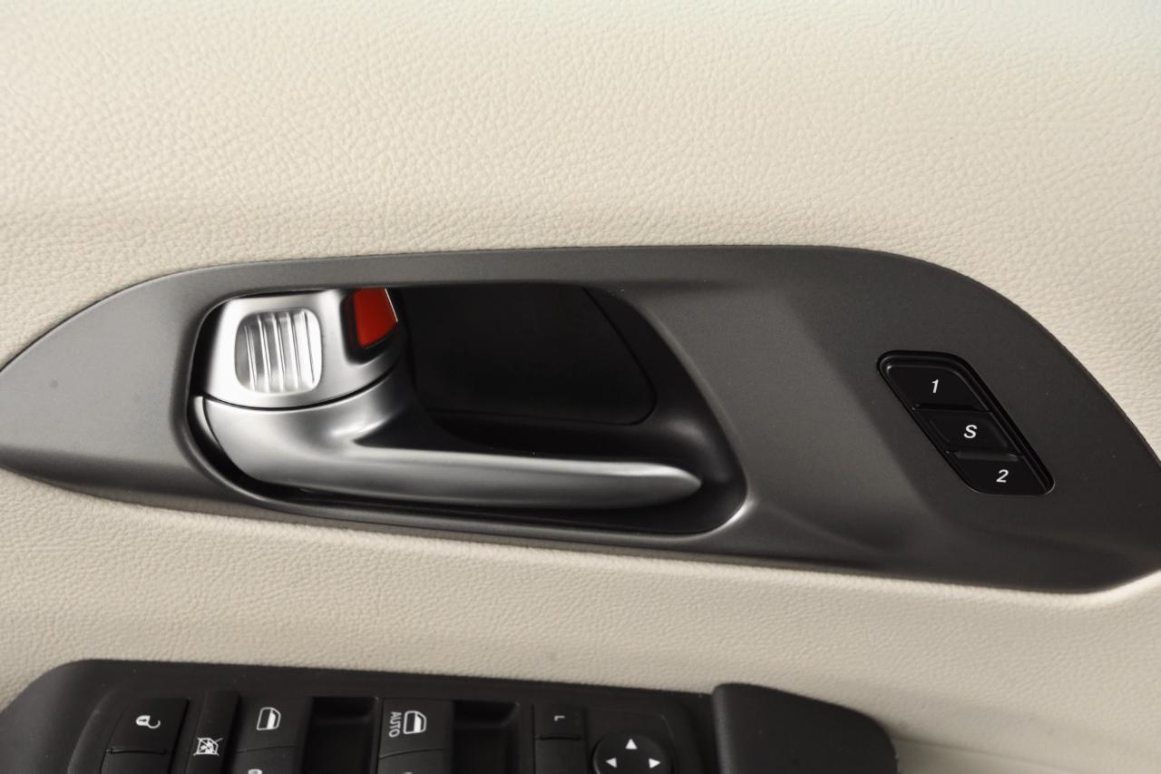 Chrysler Pacifica Touring L 2023