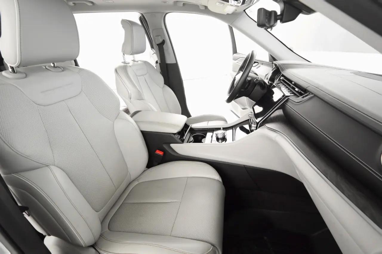 Jeep Grand Cherokee L Overland 4WD 2022