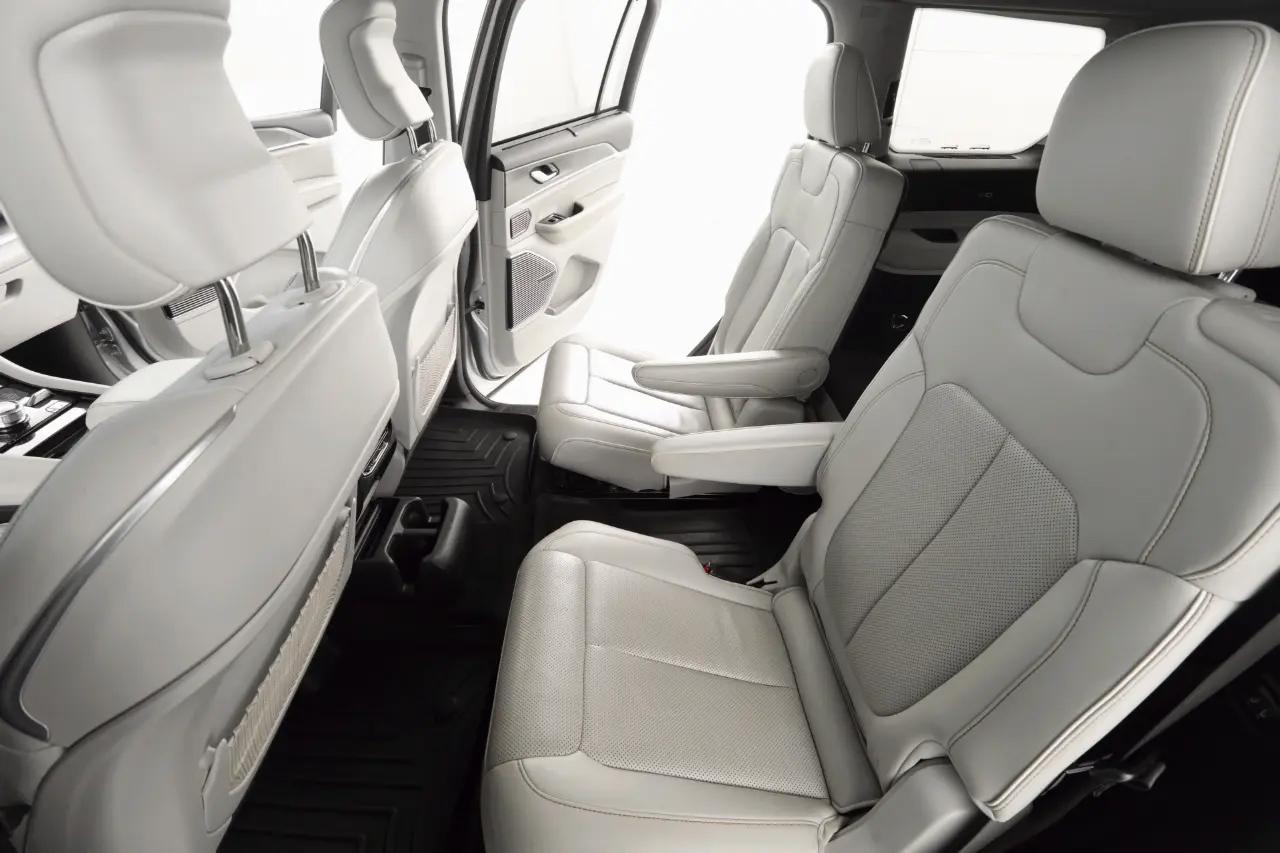 Jeep Grand Cherokee L Overland 4WD 2022