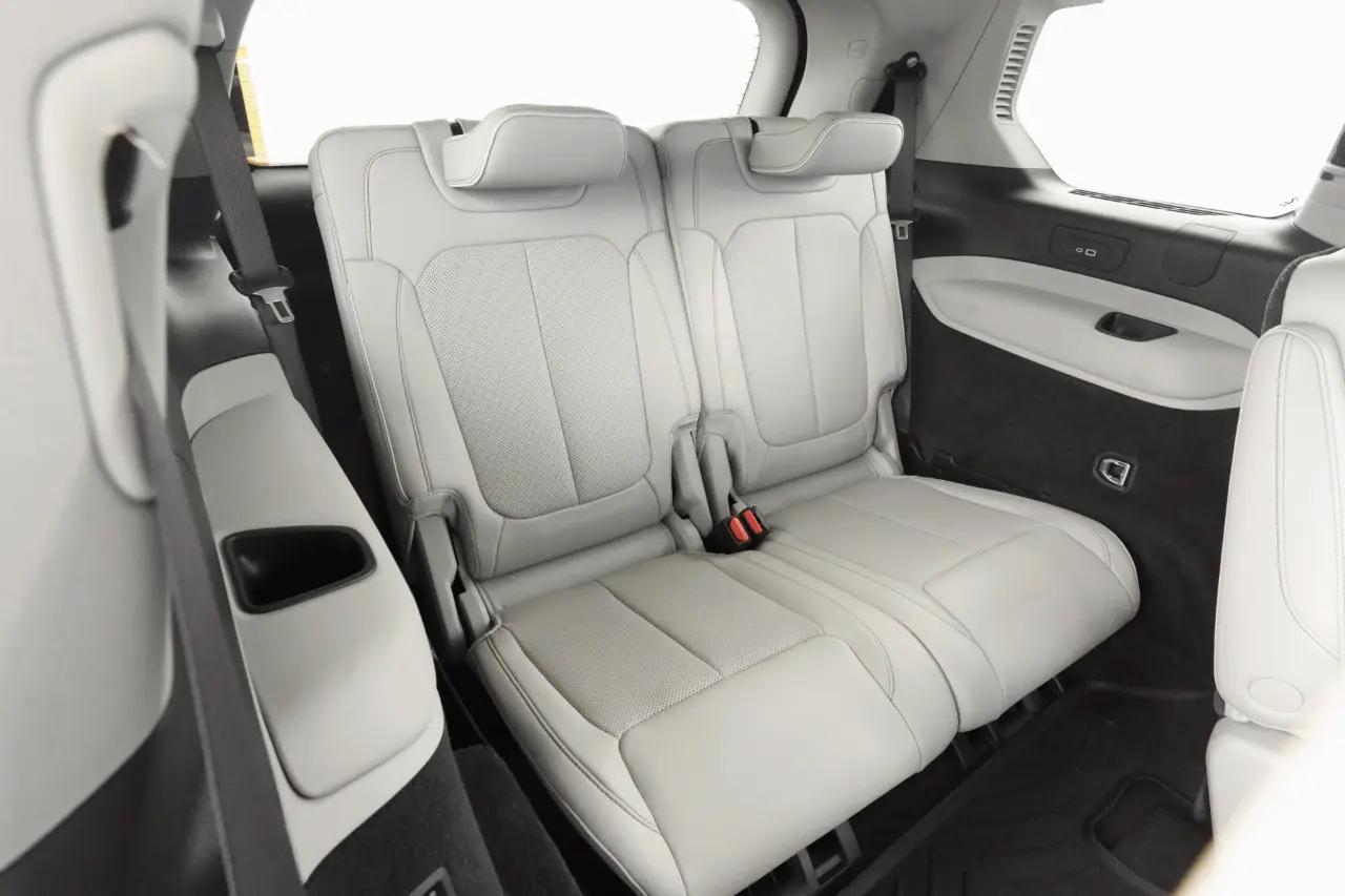 Jeep Grand Cherokee L Overland 4WD 2022