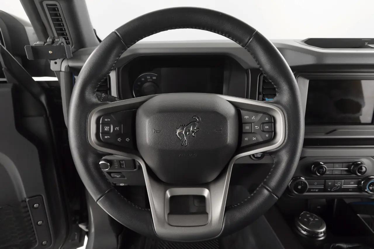 Ford Bronco Black Diamond 2-Door 2023