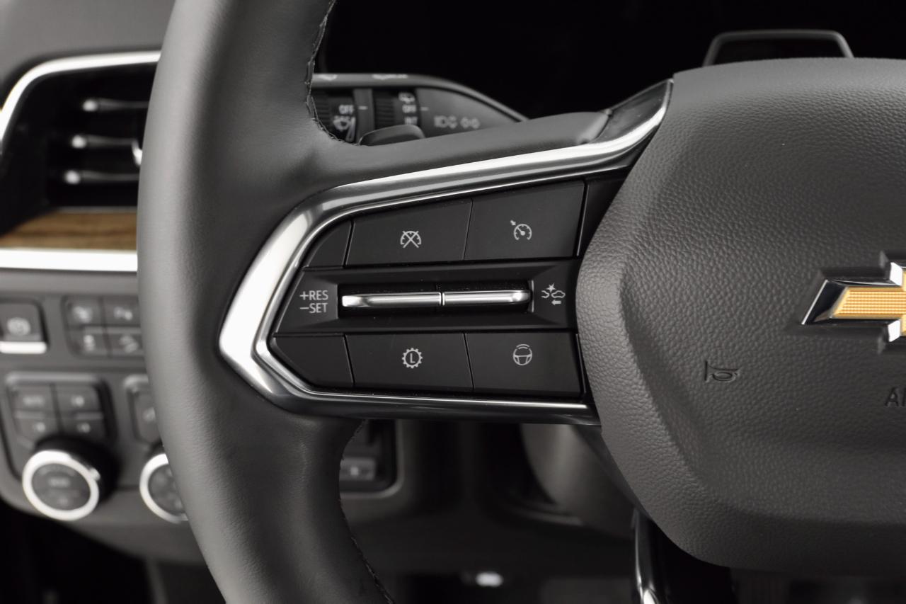 Chevrolet Suburban High Country 4WD 2025