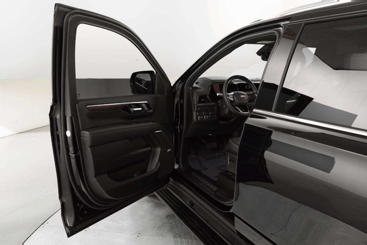 Chevrolet Suburban High Country 4WD 2025