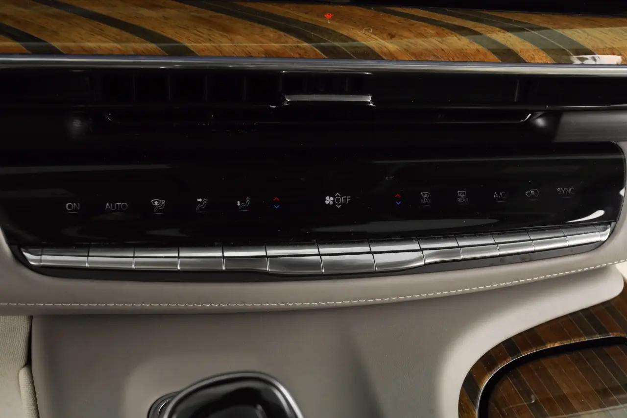 Cadillac Escalade ESV Sport Platinum 4WD 2023