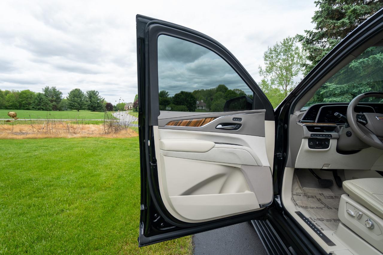 Cadillac Escalade ESV Sport Platinum 4WD 2023