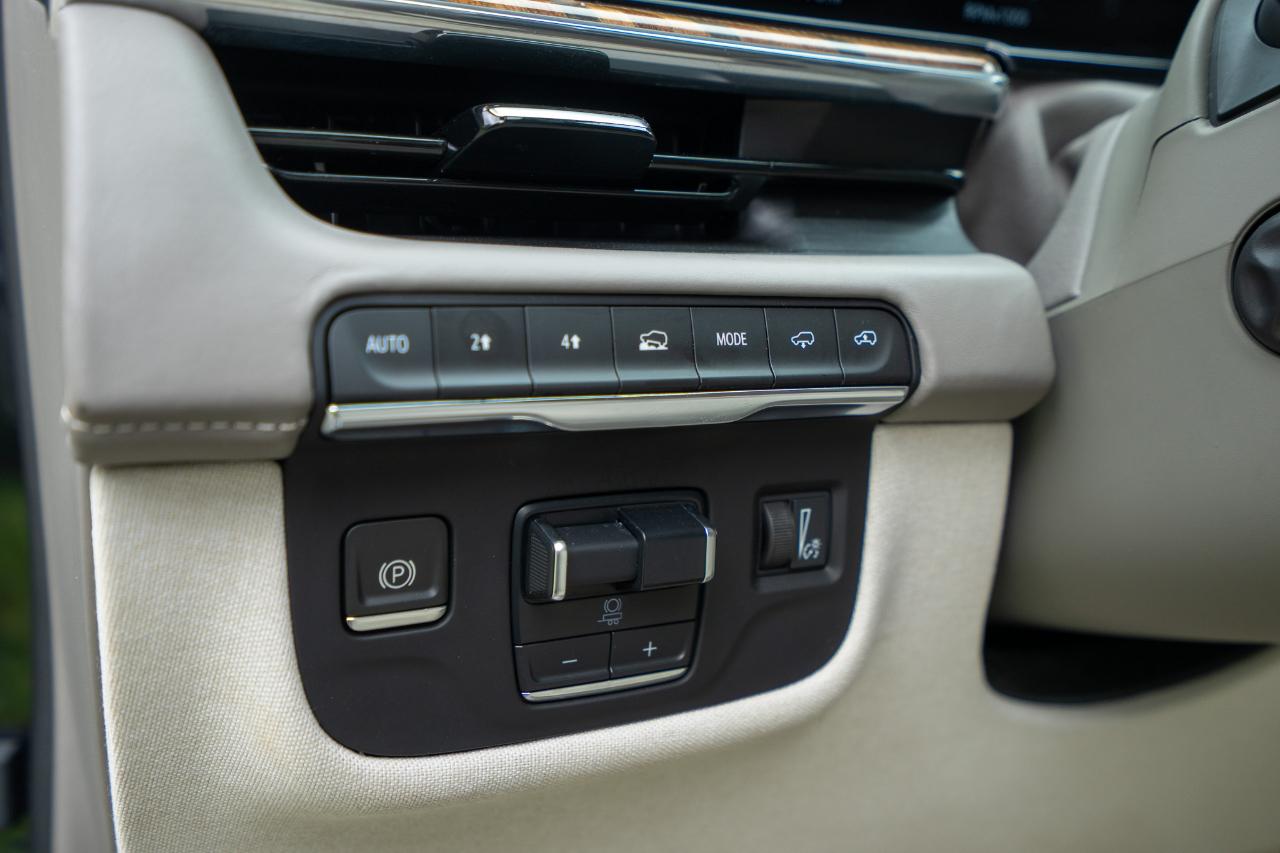 Cadillac Escalade ESV Sport Platinum 4WD 2023