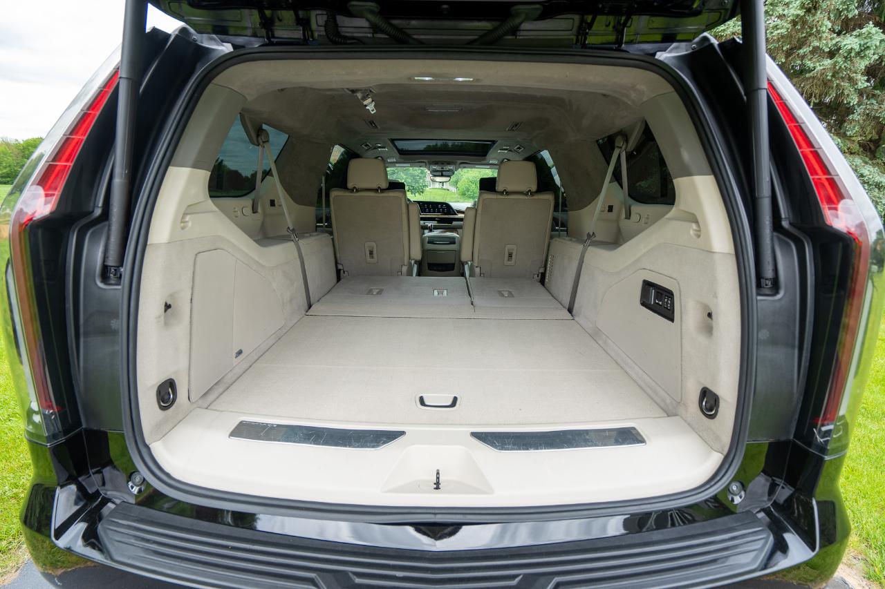 Cadillac Escalade ESV Sport Platinum 4WD 2023