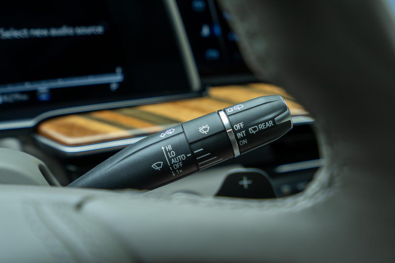 Cadillac Escalade ESV Sport Platinum 4WD 2023
