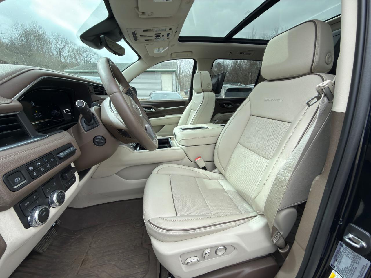 GMC Yukon XL Denali 4WD 2023