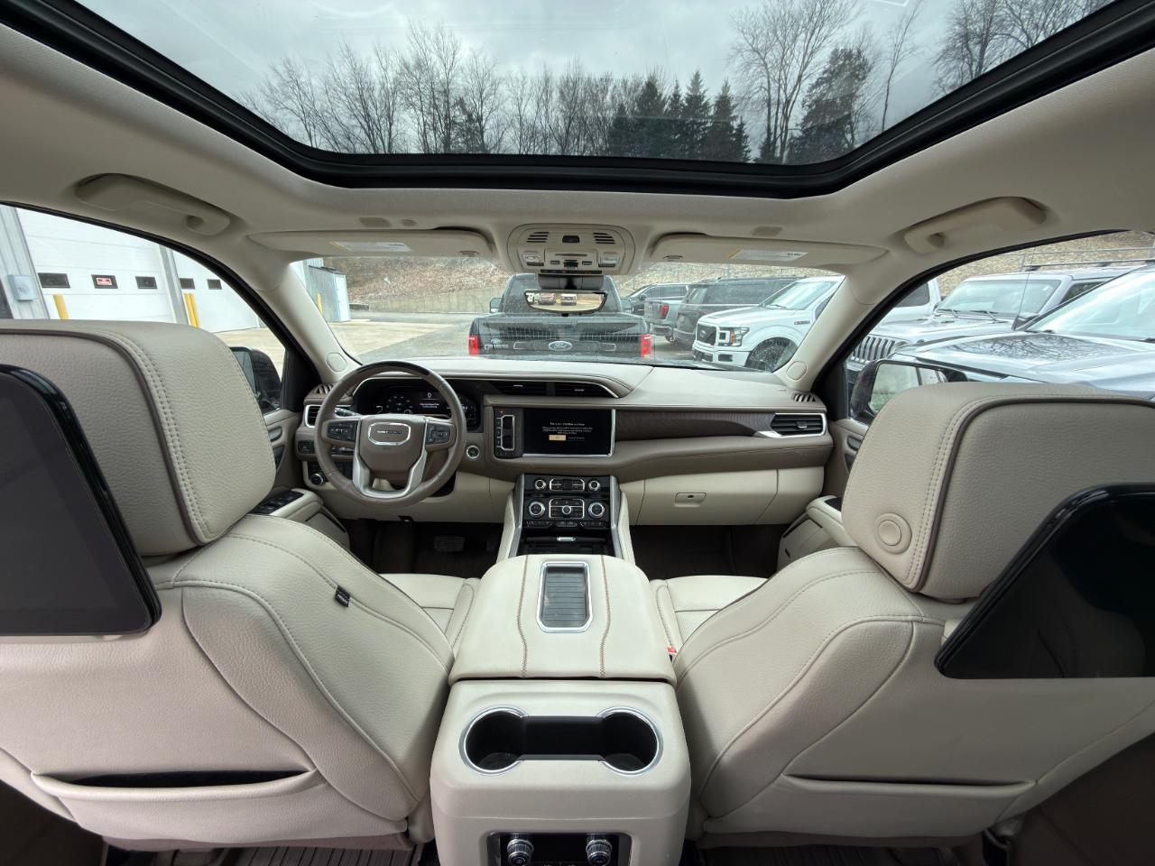 GMC Yukon XL Denali 4WD 2023