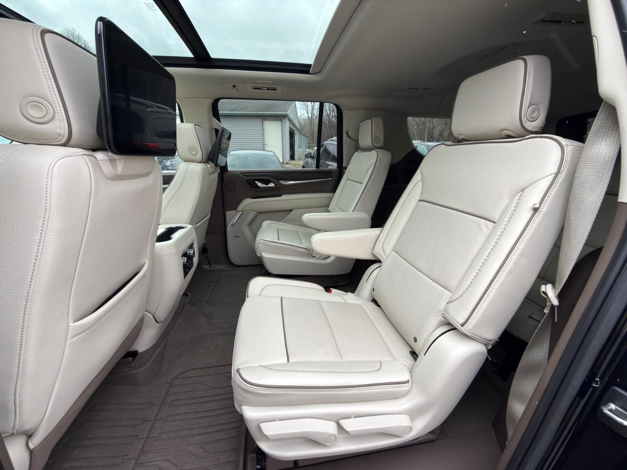 GMC Yukon XL Denali 4WD 2023