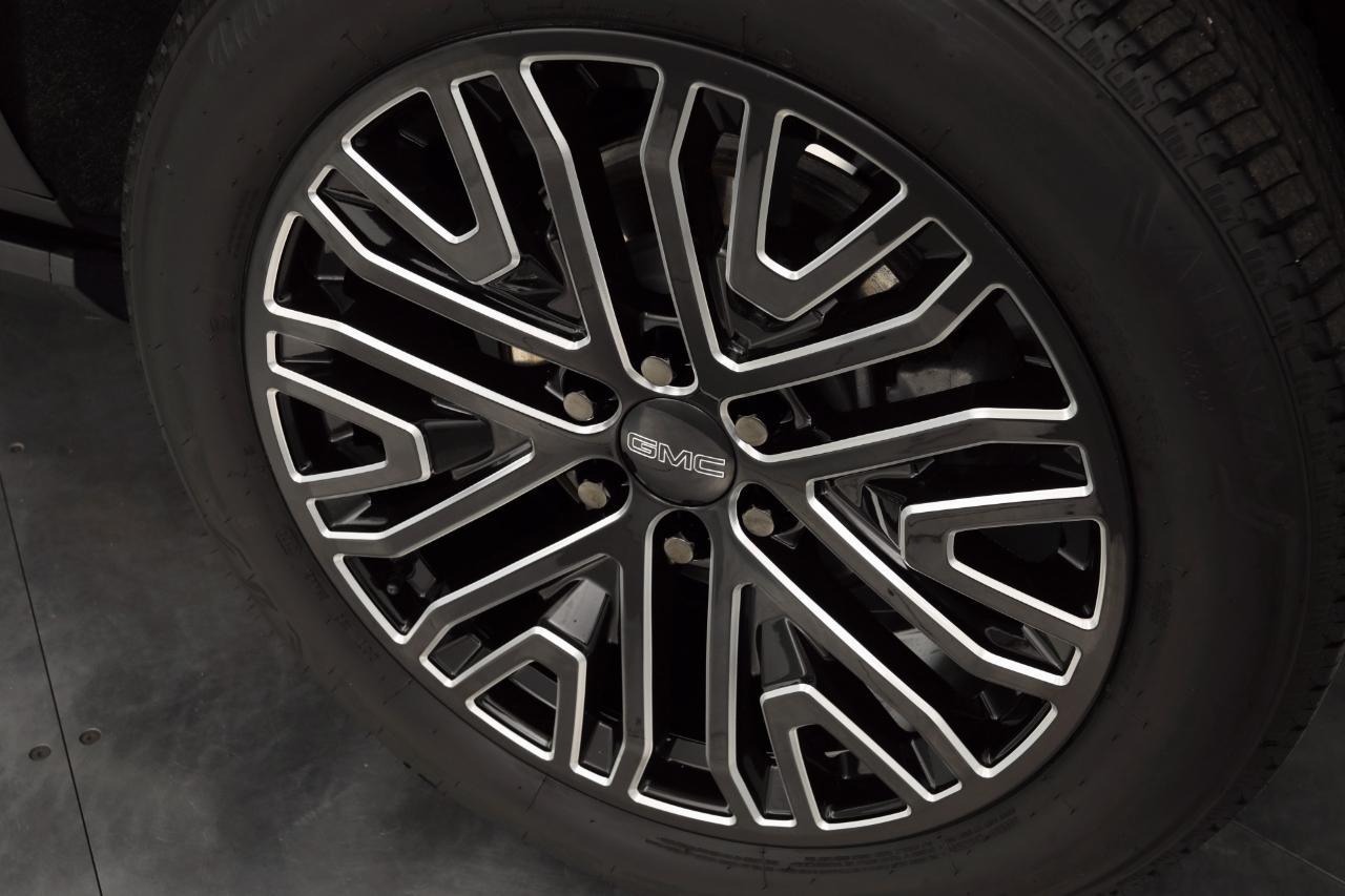 GMC Yukon XL Denali 4WD 2023