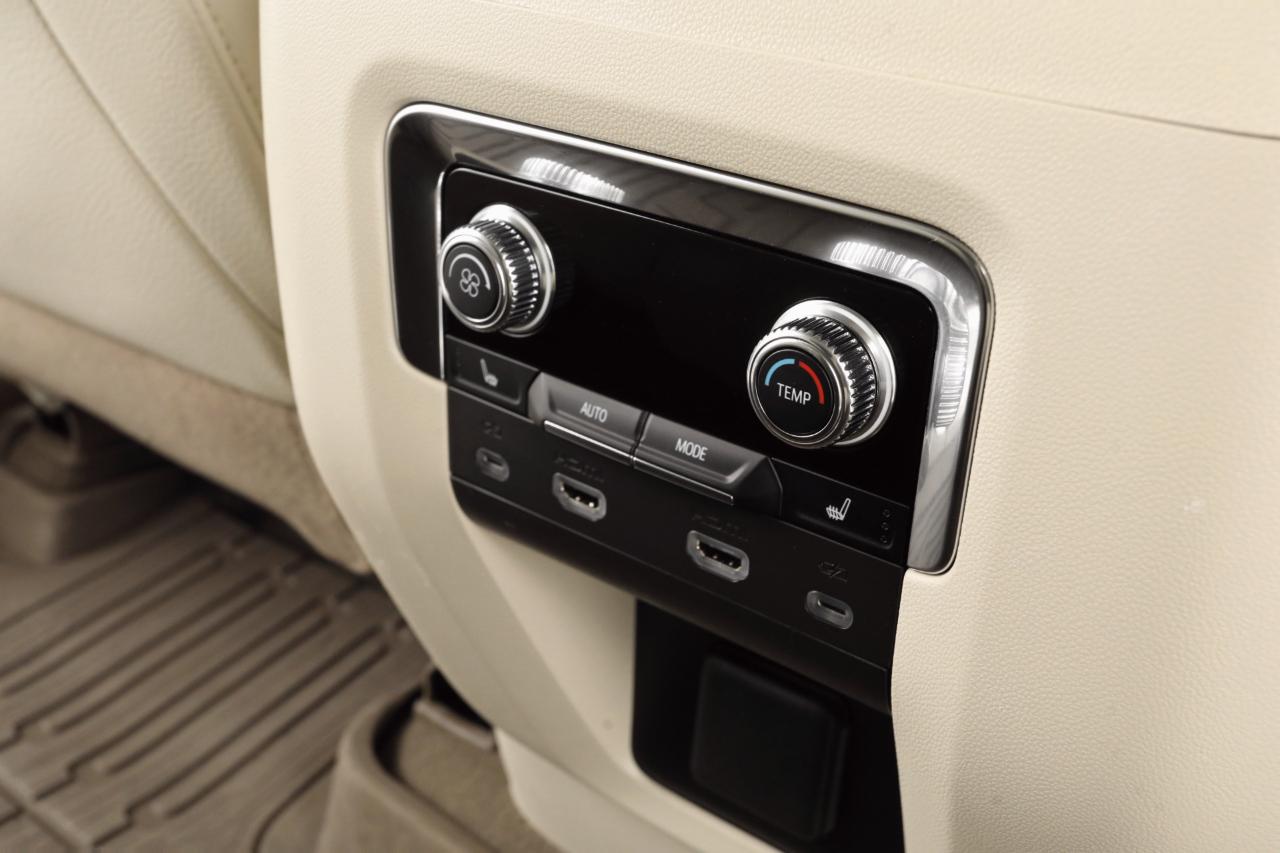 GMC Yukon XL Denali 4WD 2023