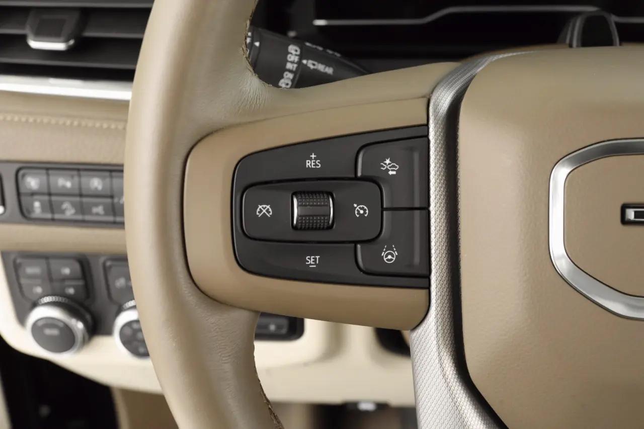 GMC Yukon XL Denali 4WD 2023