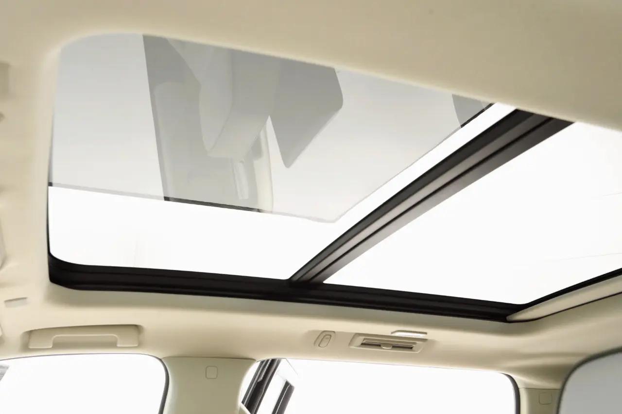 GMC Yukon XL Denali 4WD 2023