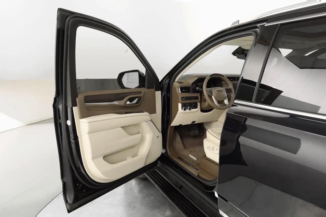 GMC Yukon XL Denali 4WD 2023