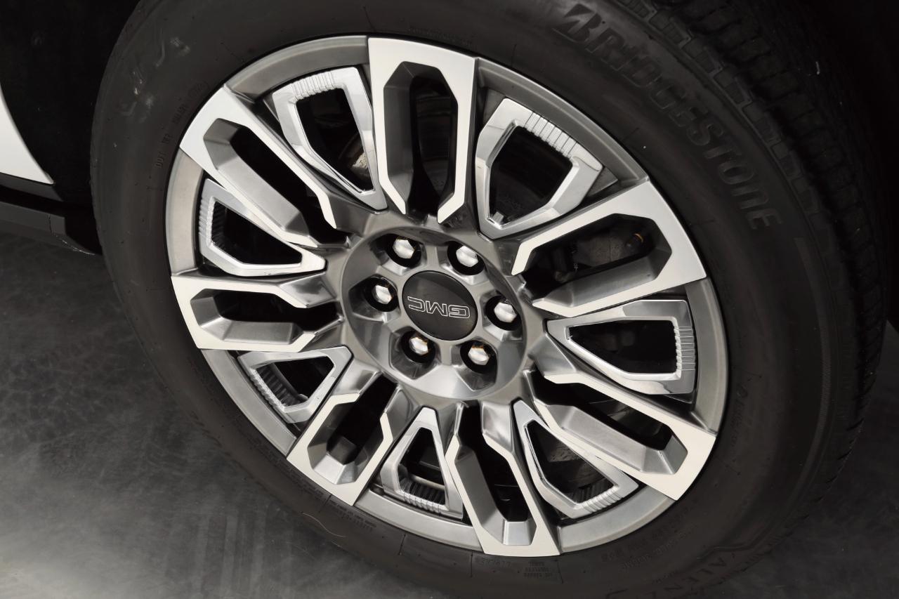 GMC Yukon XL Denali Ultimate 4WD 2023