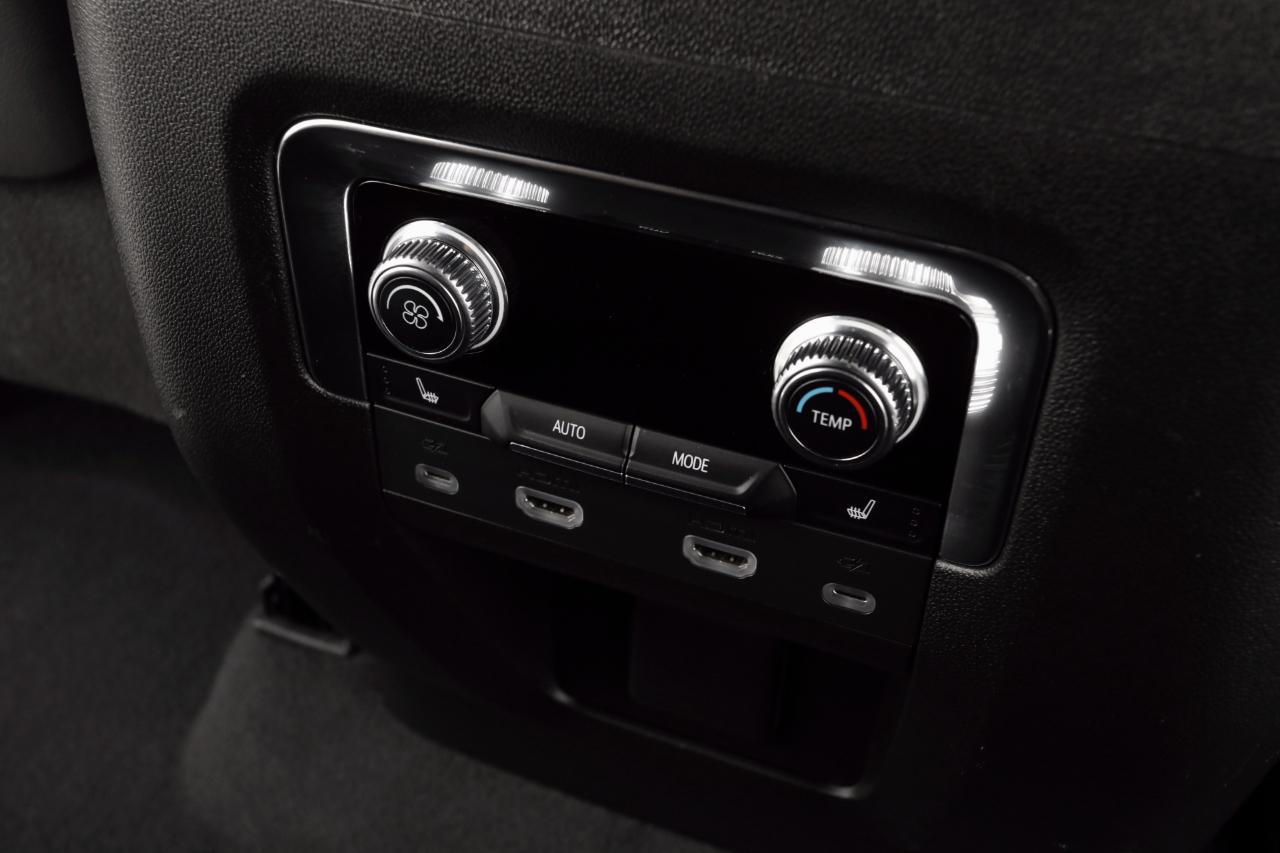 GMC Yukon XL Denali Ultimate 4WD 2023