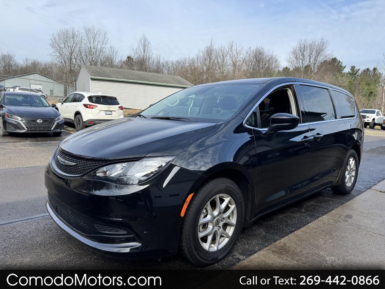 2023 Chrysler Voyager LX