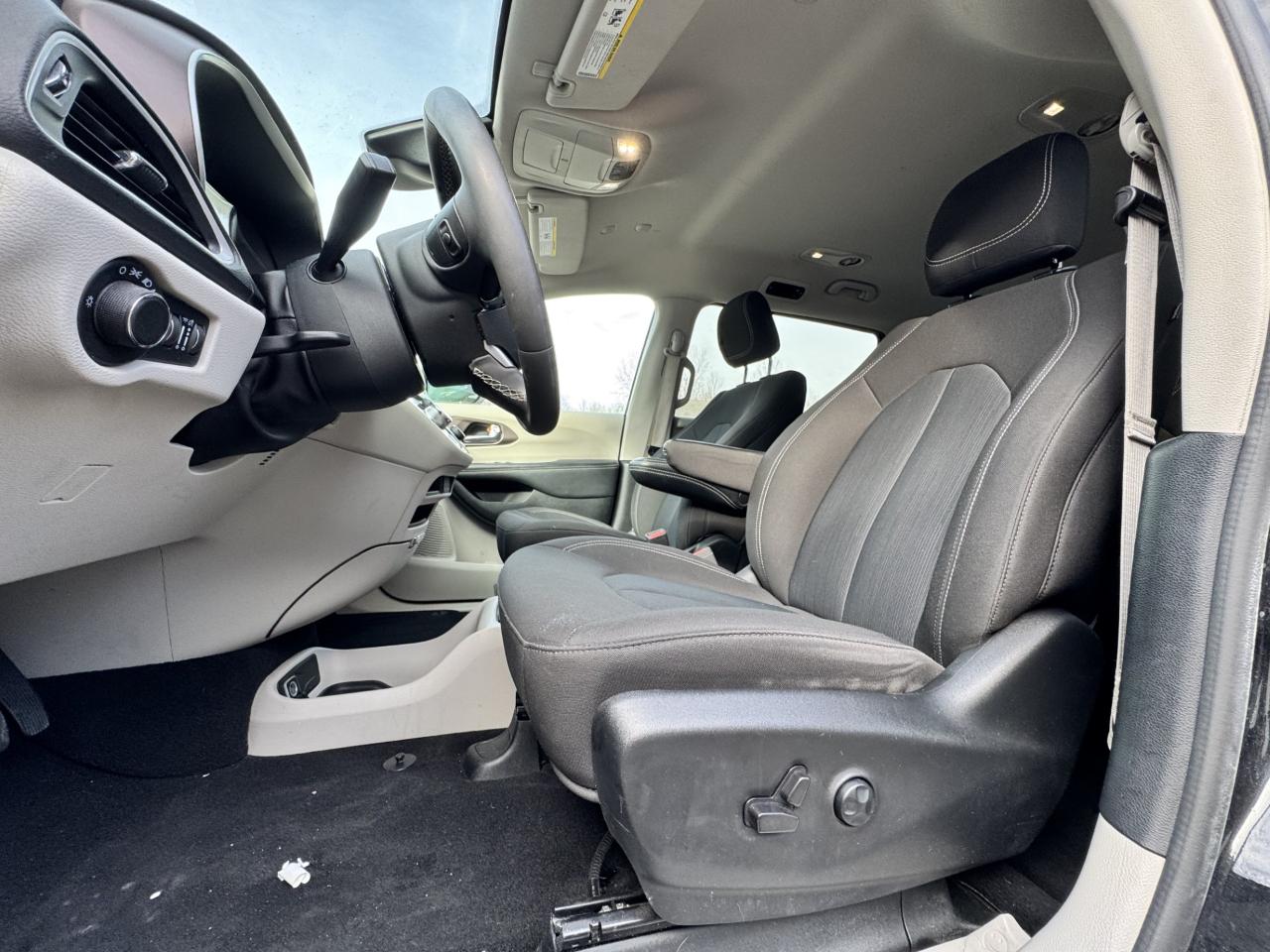 Chrysler Voyager LX 2023