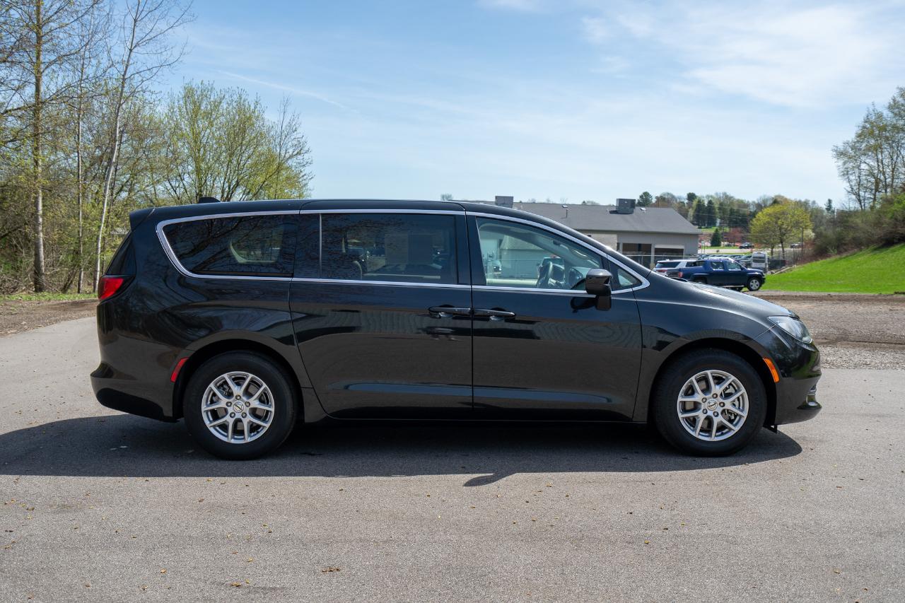 Chrysler Voyager LX 2023