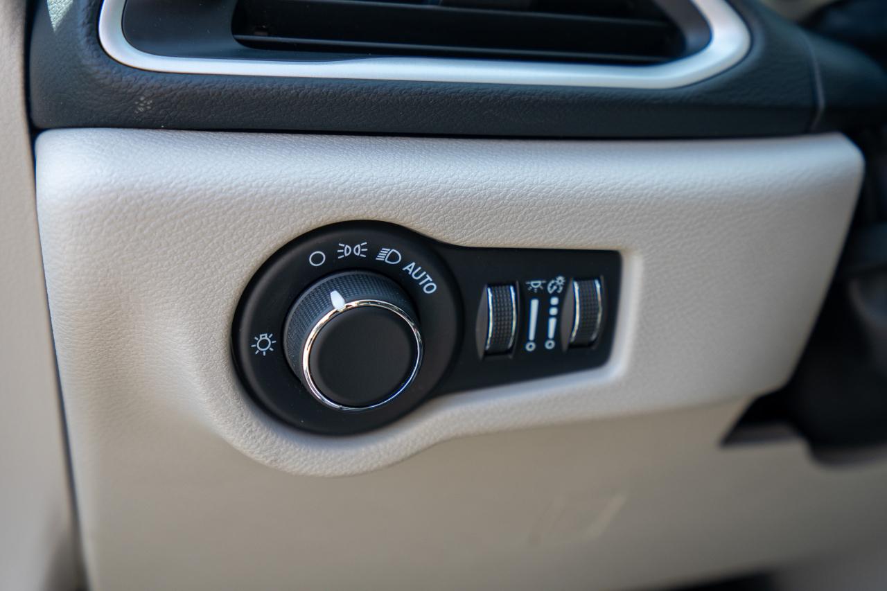 Chrysler Voyager LX 2023