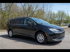 2023 Chrysler Voyager 