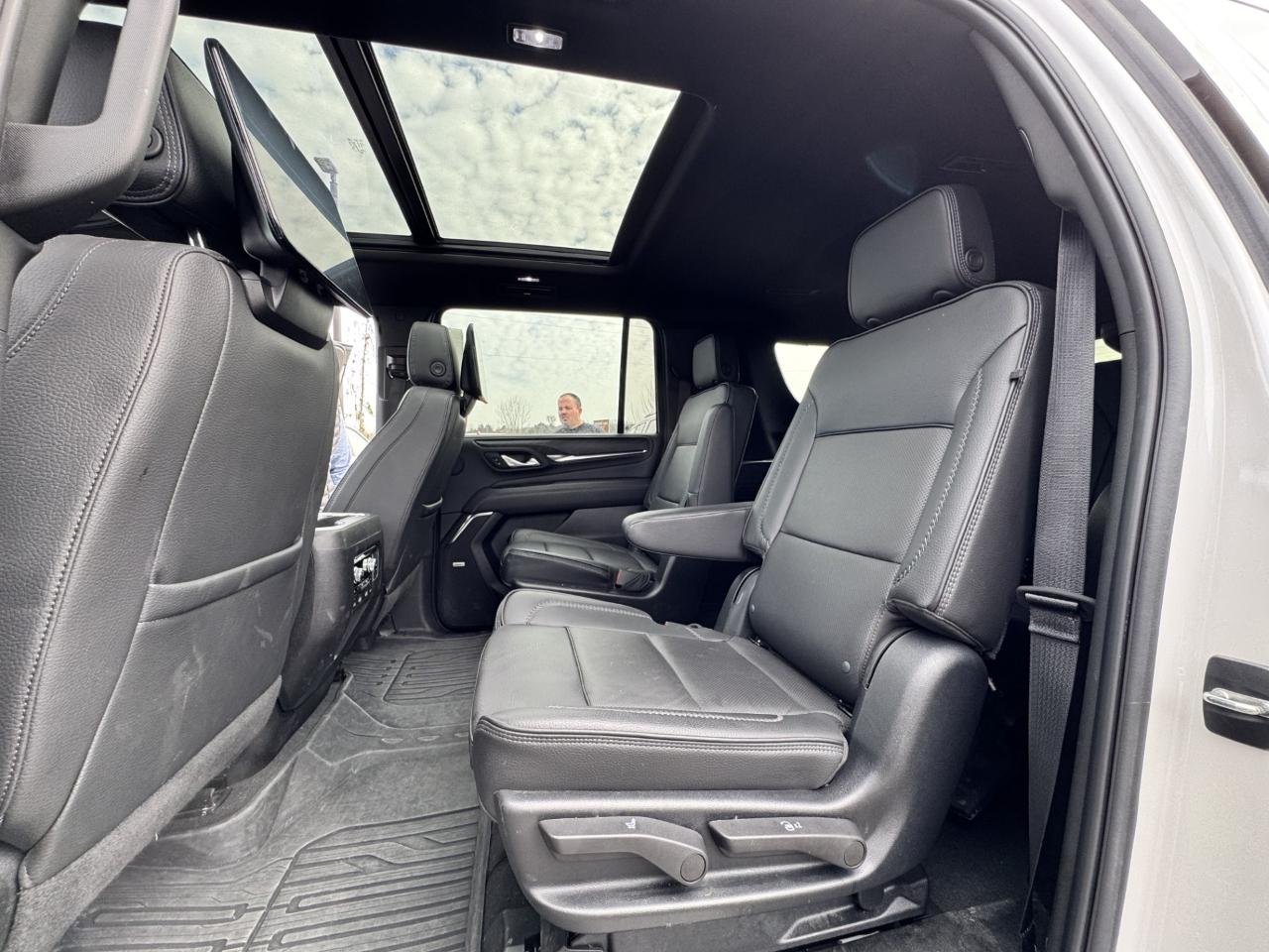 GMC Yukon XL Denali 4WD 2023