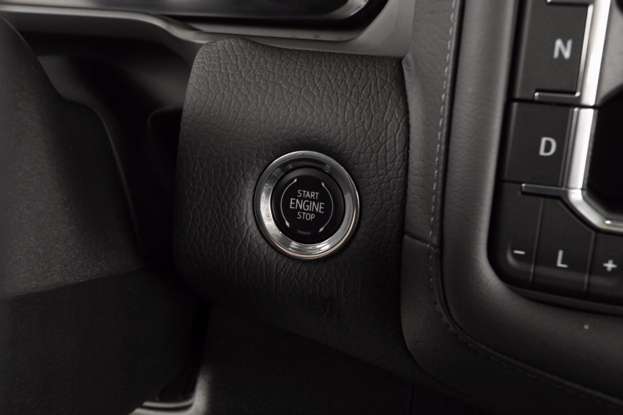 GMC Yukon XL Denali 4WD 2023