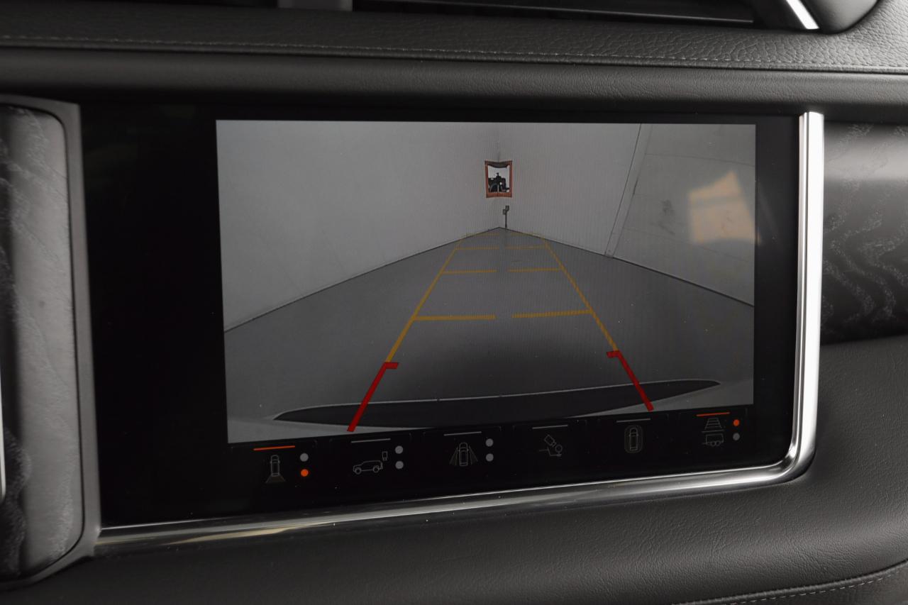 GMC Yukon XL Denali 4WD 2023