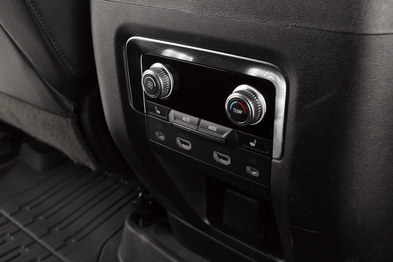 GMC Yukon XL Denali 4WD 2023