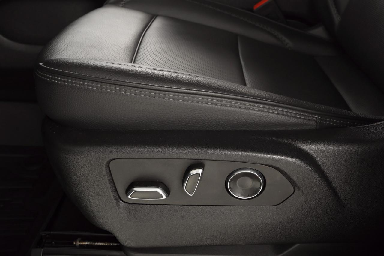 GMC Yukon XL Denali 4WD 2023