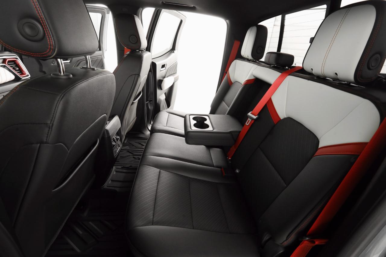 GMC Canyon AT4X Crew Cab 4WD 2023