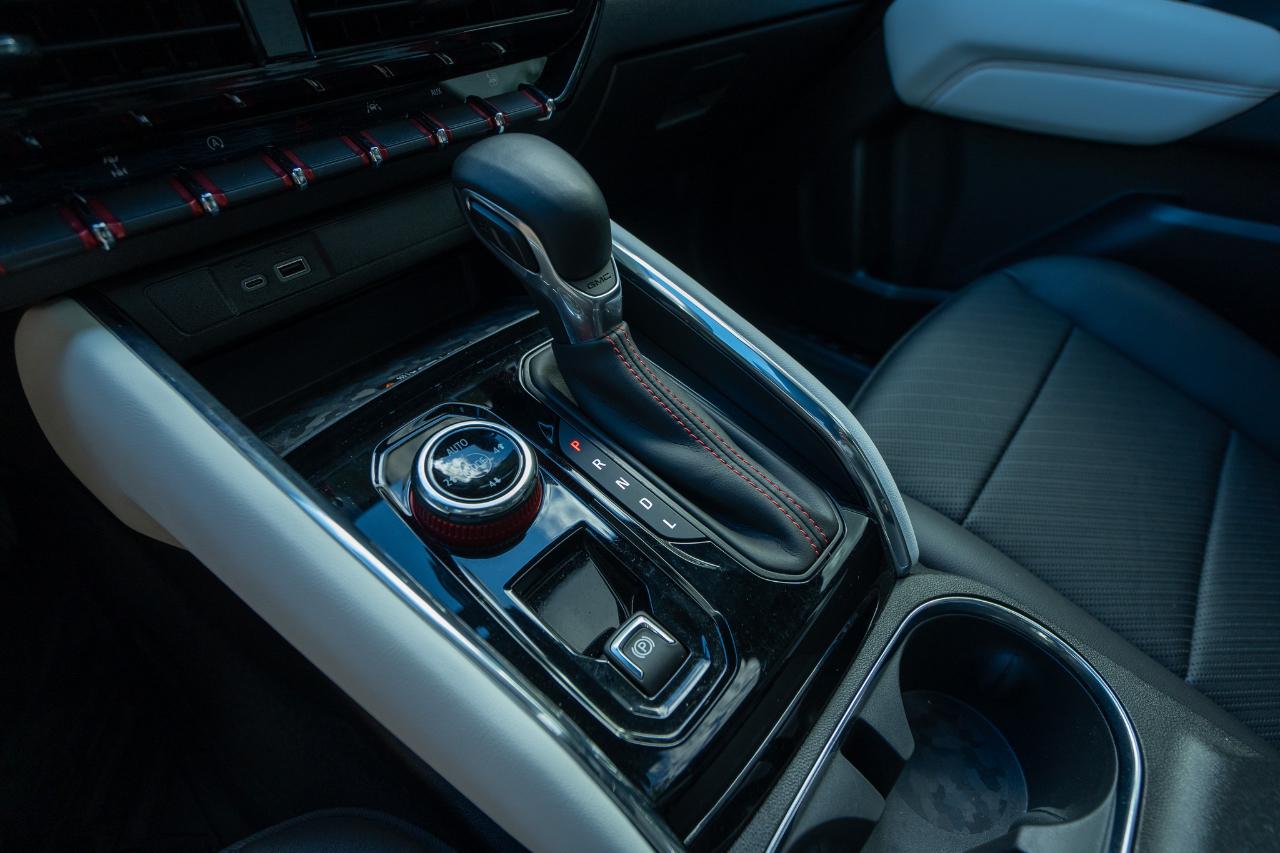GMC Canyon AT4X Crew Cab 4WD 2023