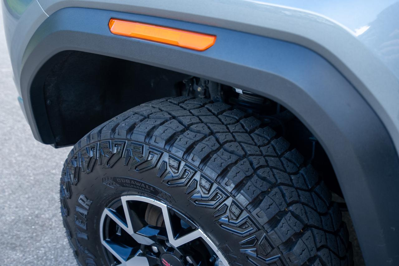 GMC Canyon AT4X Crew Cab 4WD 2023