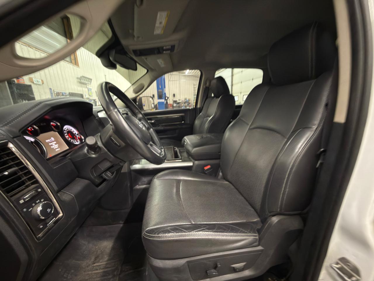 RAM 1500 Sport Crew Cab 4WD 2015