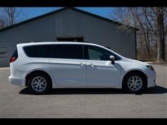 2021 Chrysler Voyager 