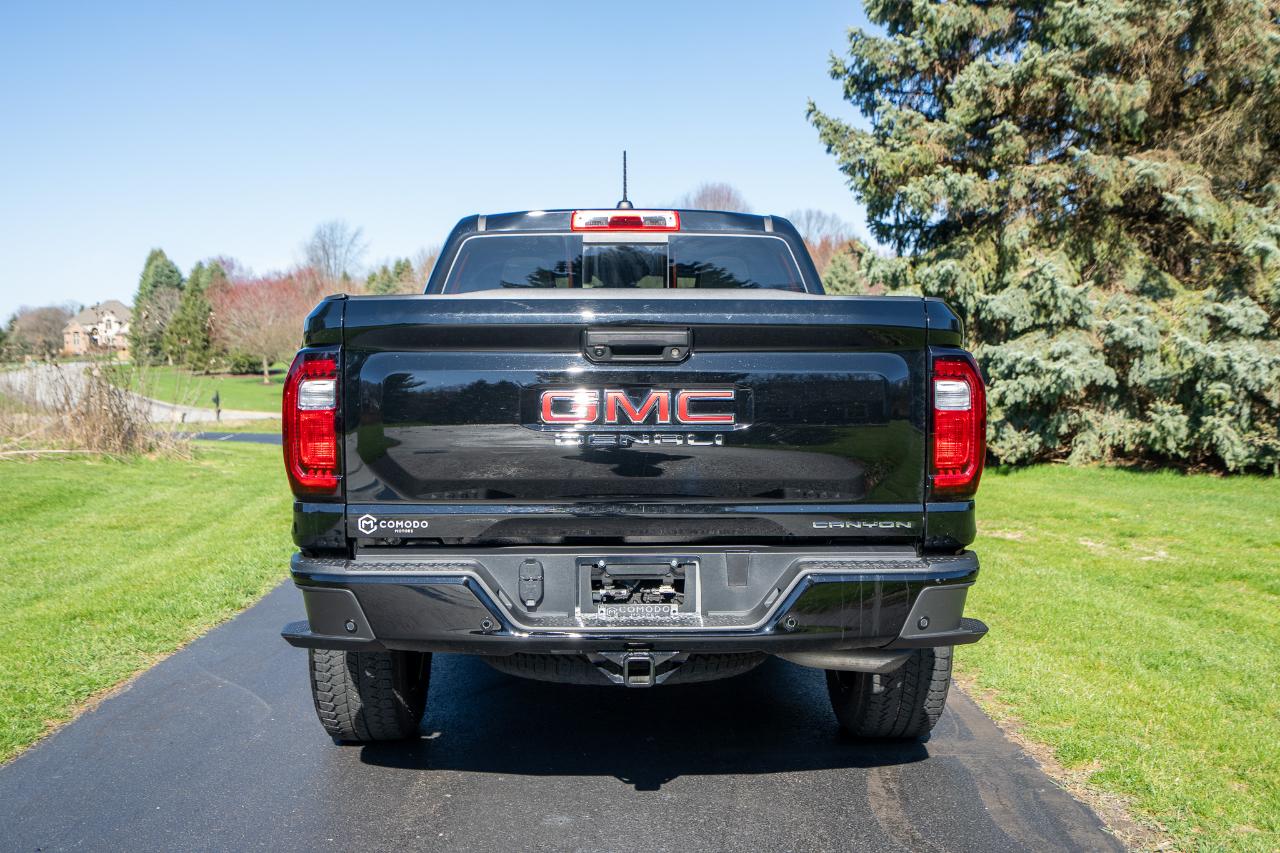GMC Canyon Denali Crew Cab 4WD 2024