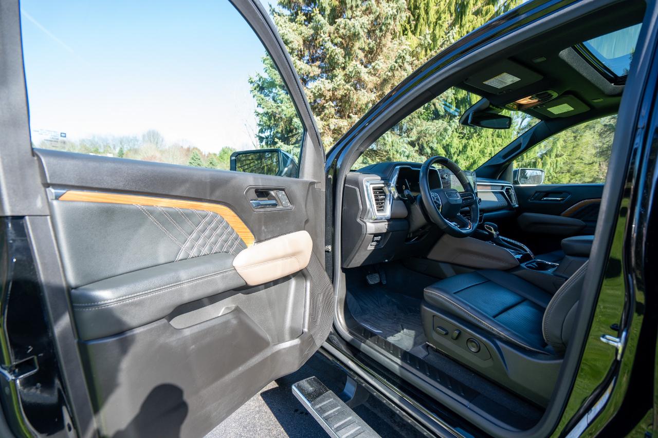 GMC Canyon Denali Crew Cab 4WD 2024